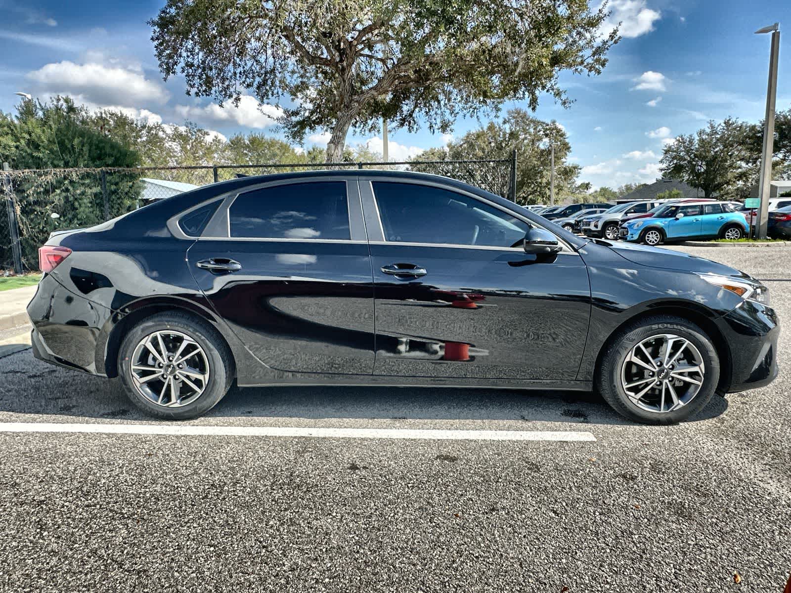 Thumbnail: 2023 Kia Forte - 10