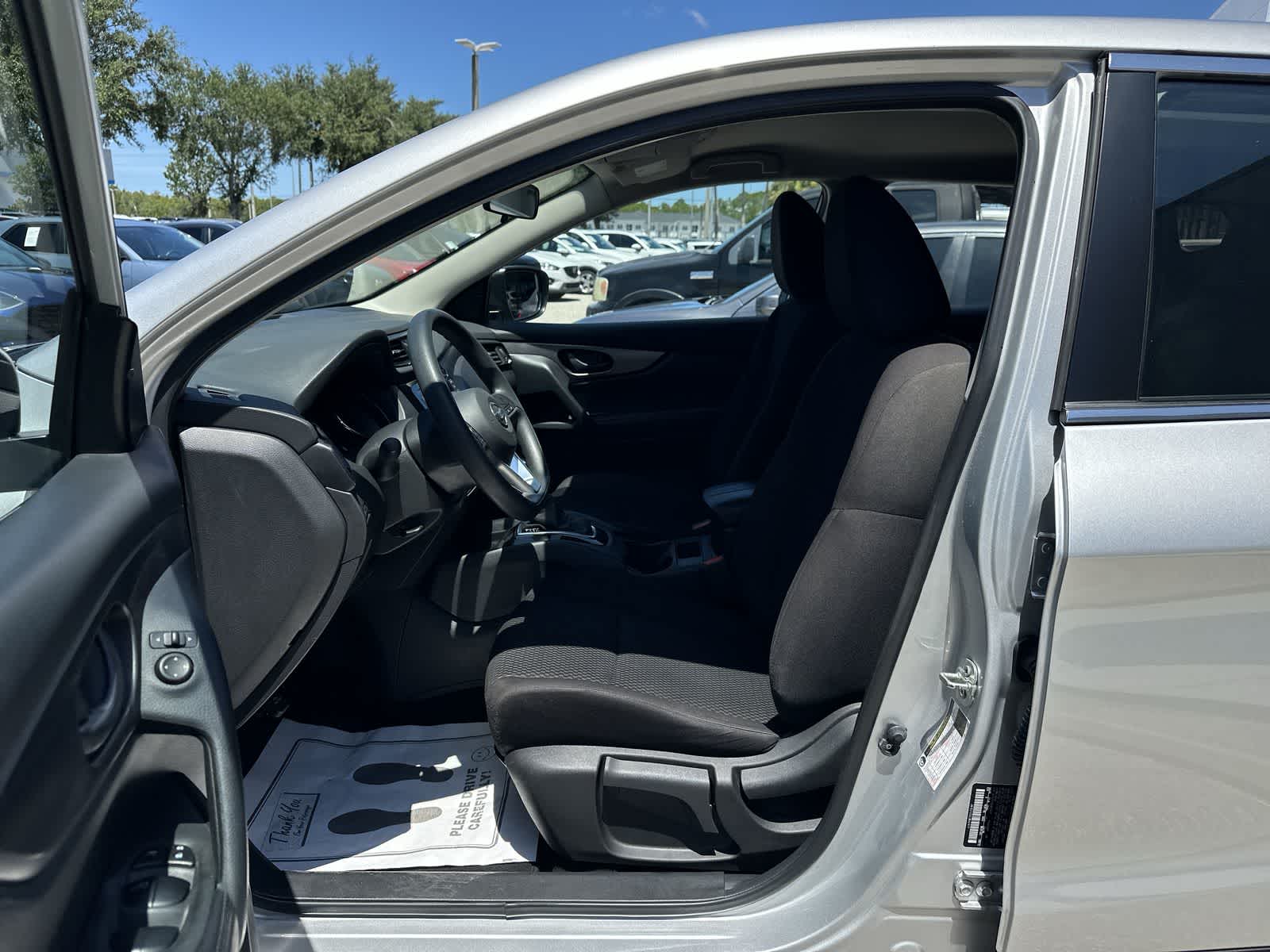 Thumbnail: 2020 Nissan Rogue Sport - 2