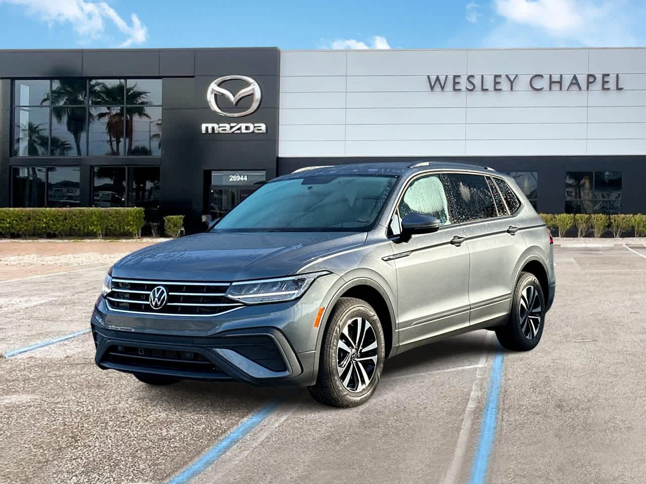Thumbnail: 2022 Volkswagen Tiguan - 1