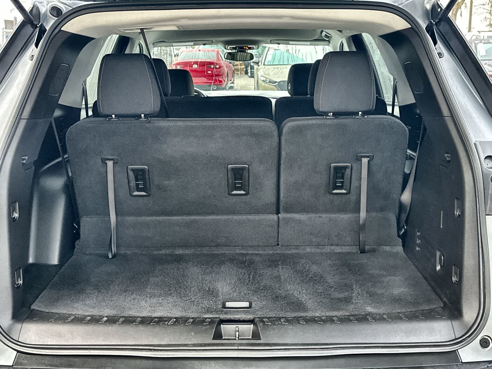 Thumbnail: 2021 Chevrolet Traverse - 17