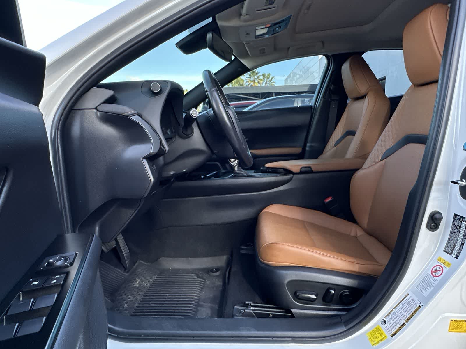 Thumbnail: 2019 Lexus UX - 11