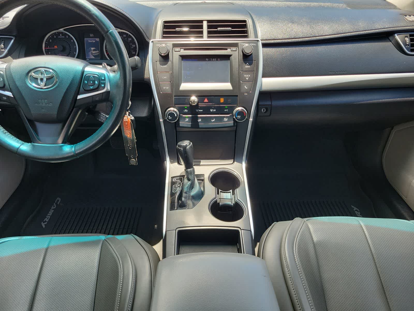 Thumbnail: 2015 Toyota Camry - 13