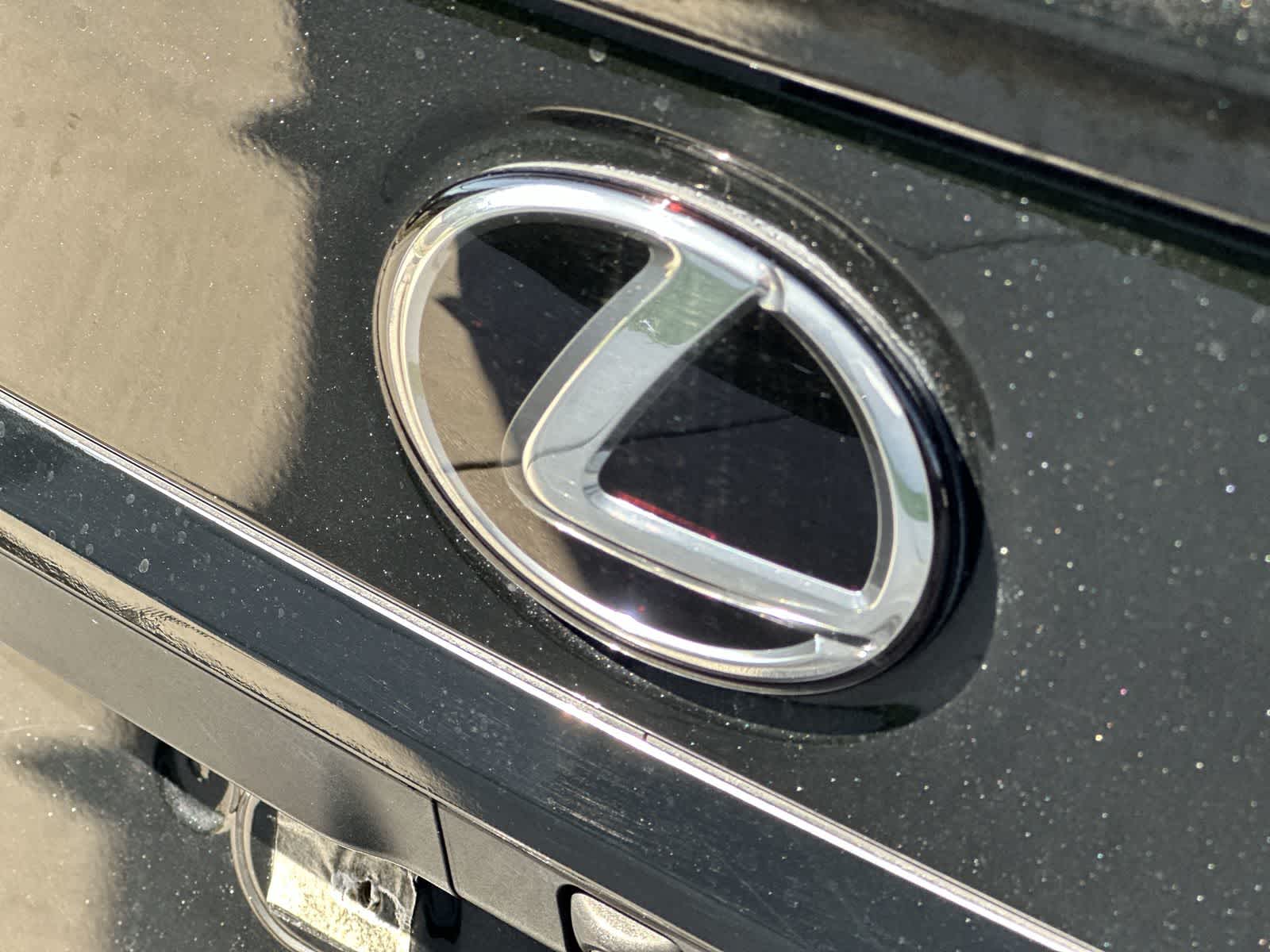 Thumbnail: 2022 Lexus ES - 13