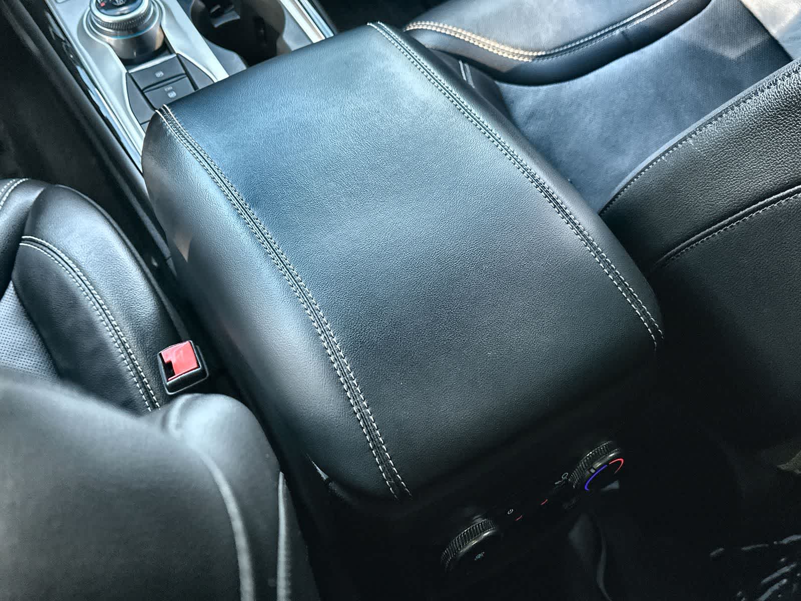 Thumbnail: 2022 Ford Explorer - 22