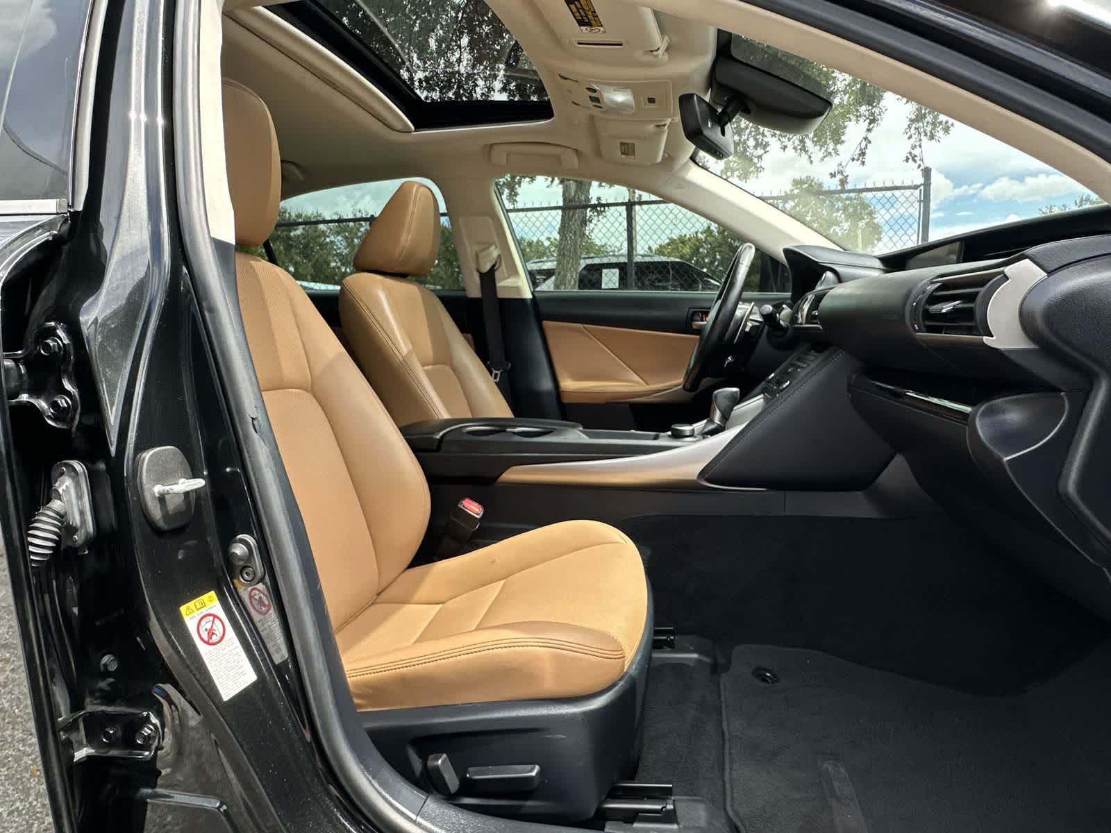Thumbnail: 2019 Lexus IS - 14
