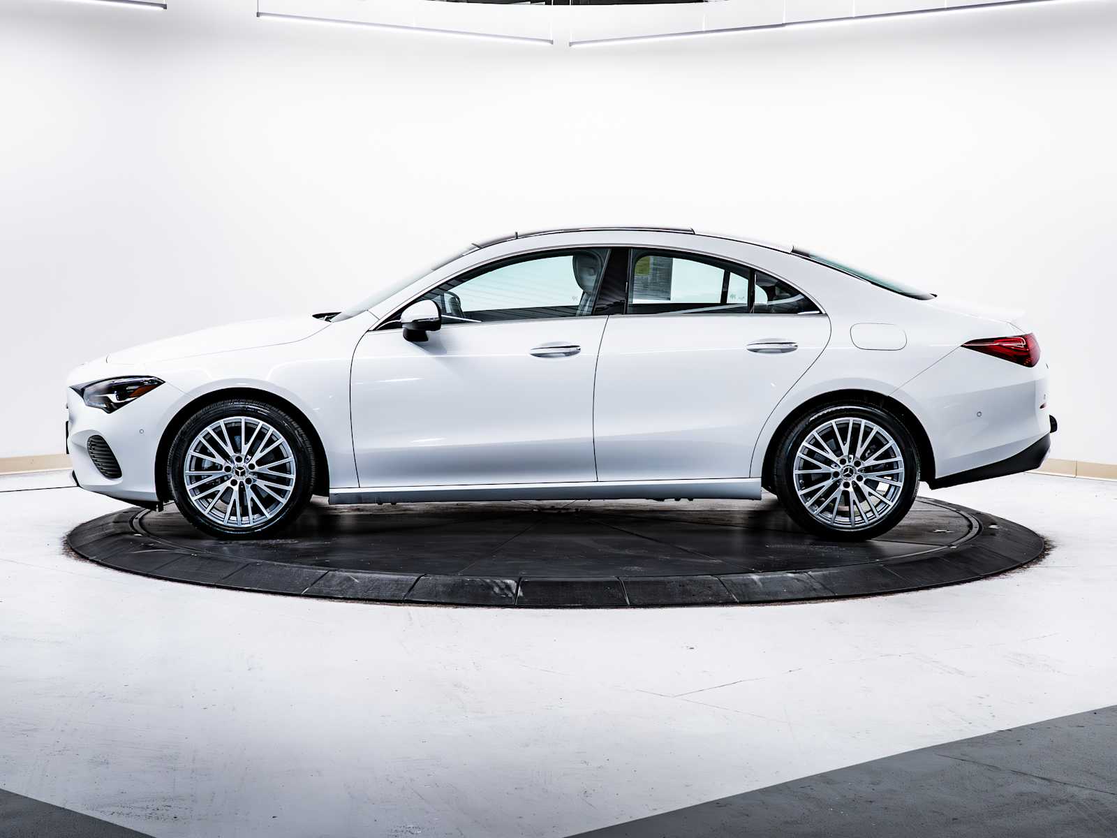 2025 Mercedes Benz CLA 250 4MATIC photo 4