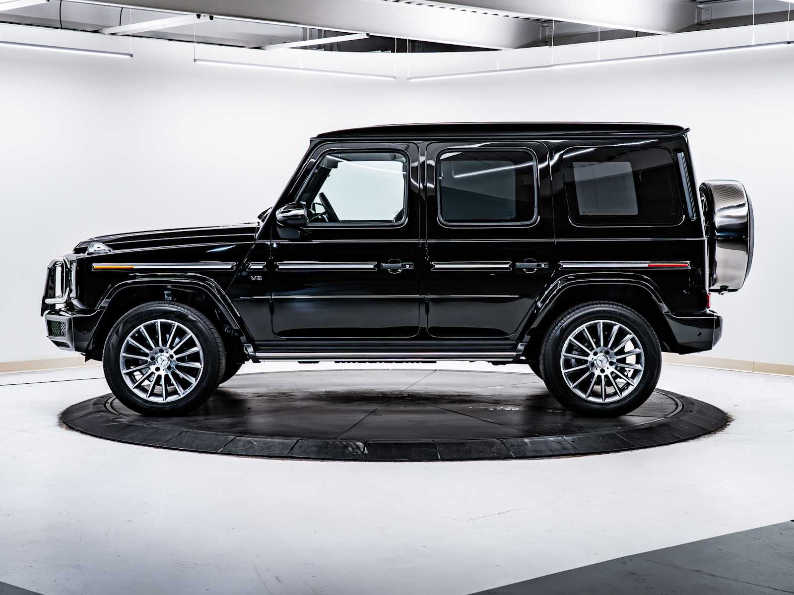 2023 Mercedes Benz G 550 photo 4