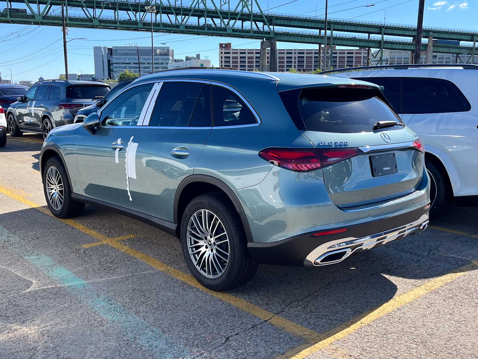 2026 Mercedes Benz GLC 300 4MATIC photo 3