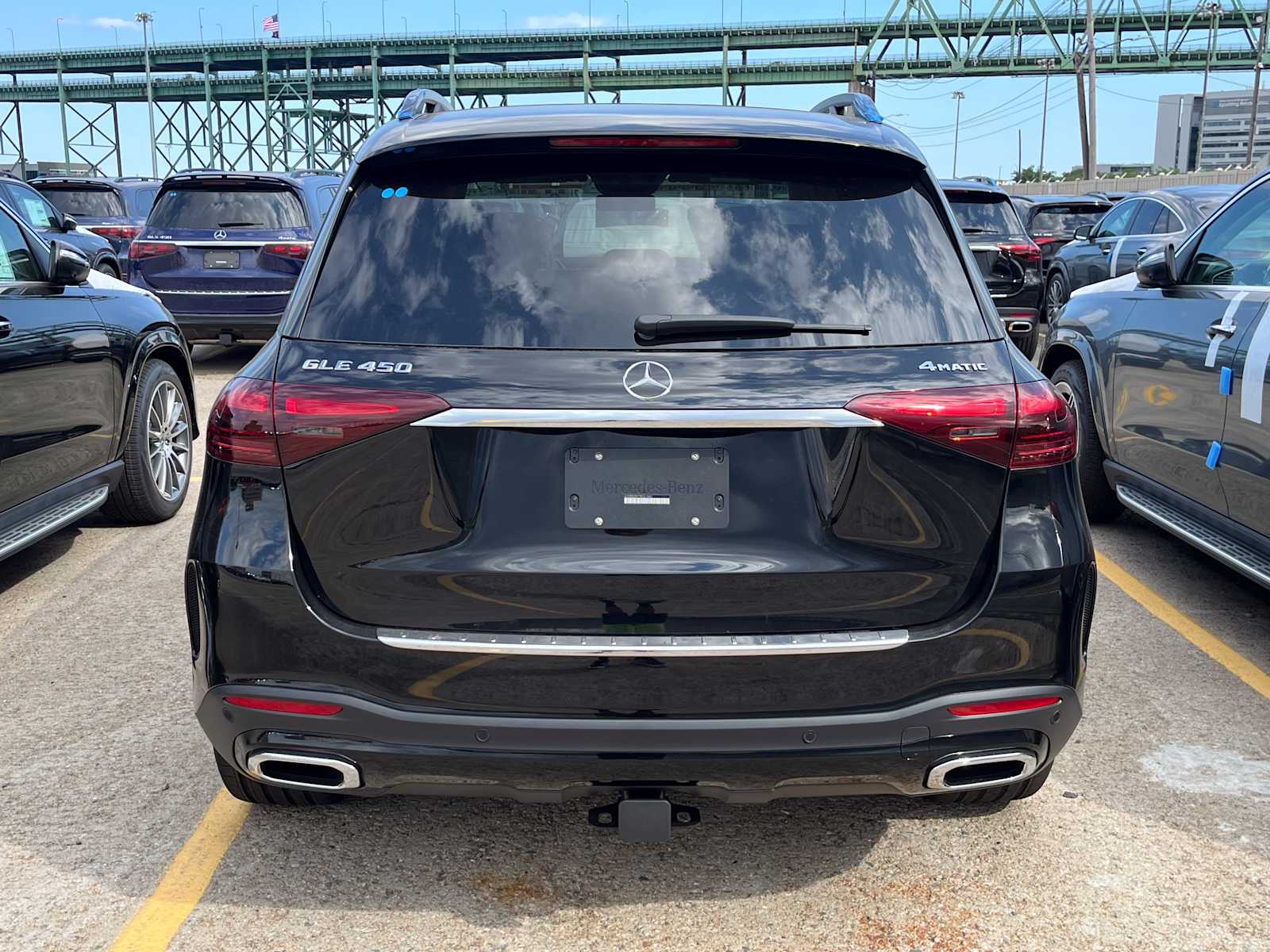 2026 Mercedes Benz GLE 450 4MATIC photo 4