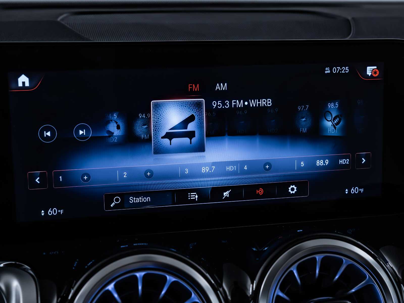 used 2022 Mercedes-Benz GLB 250 car, priced at $33,798