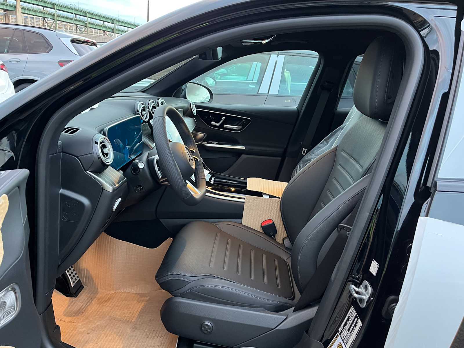 2026 Mercedes Benz GLC 300 AMG photo 4