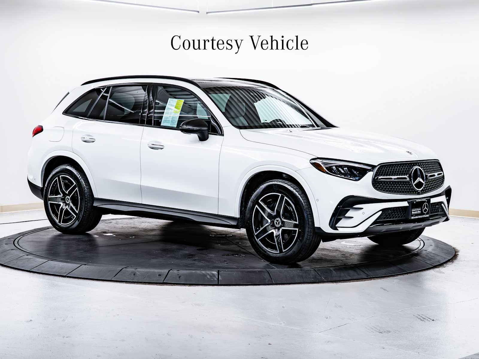 2025 Mercedes-Benz GLC Base's photo