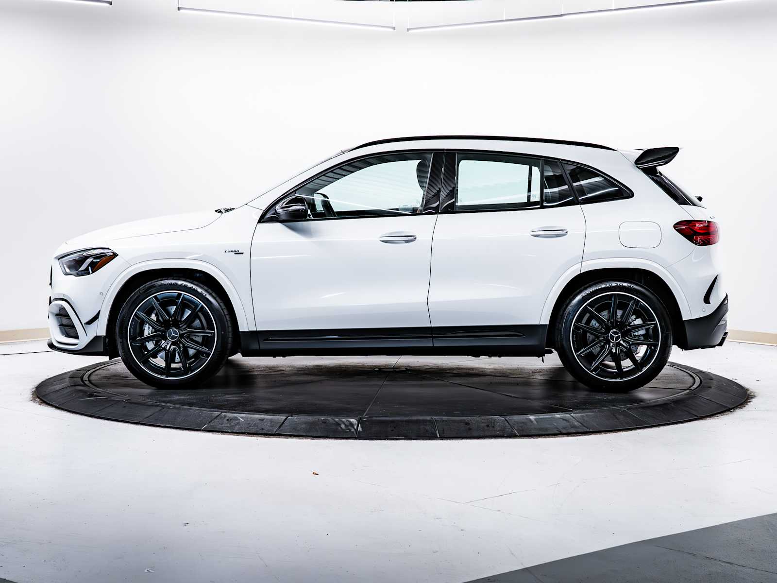 2025 Mercedes Benz GLA AMG 35 4MATIC photo 2