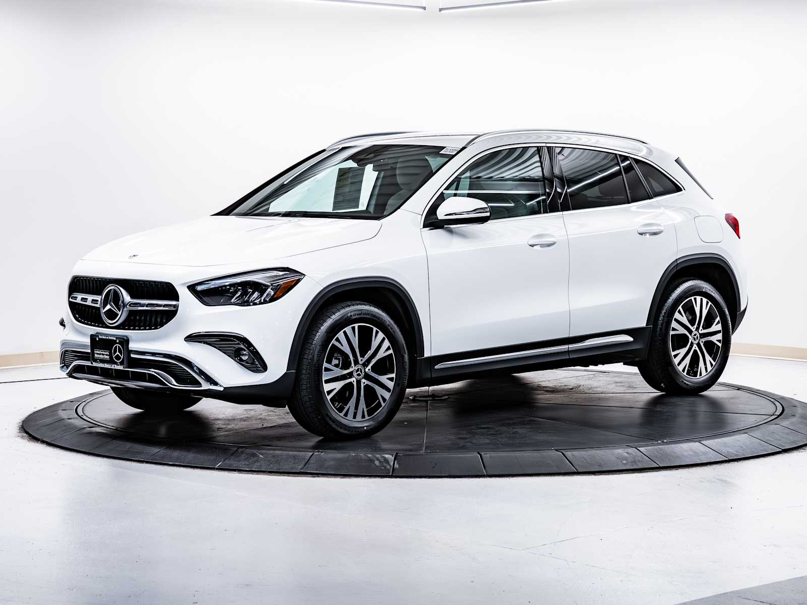 2025 Mercedes Benz GLA 250 4MATIC photo 3