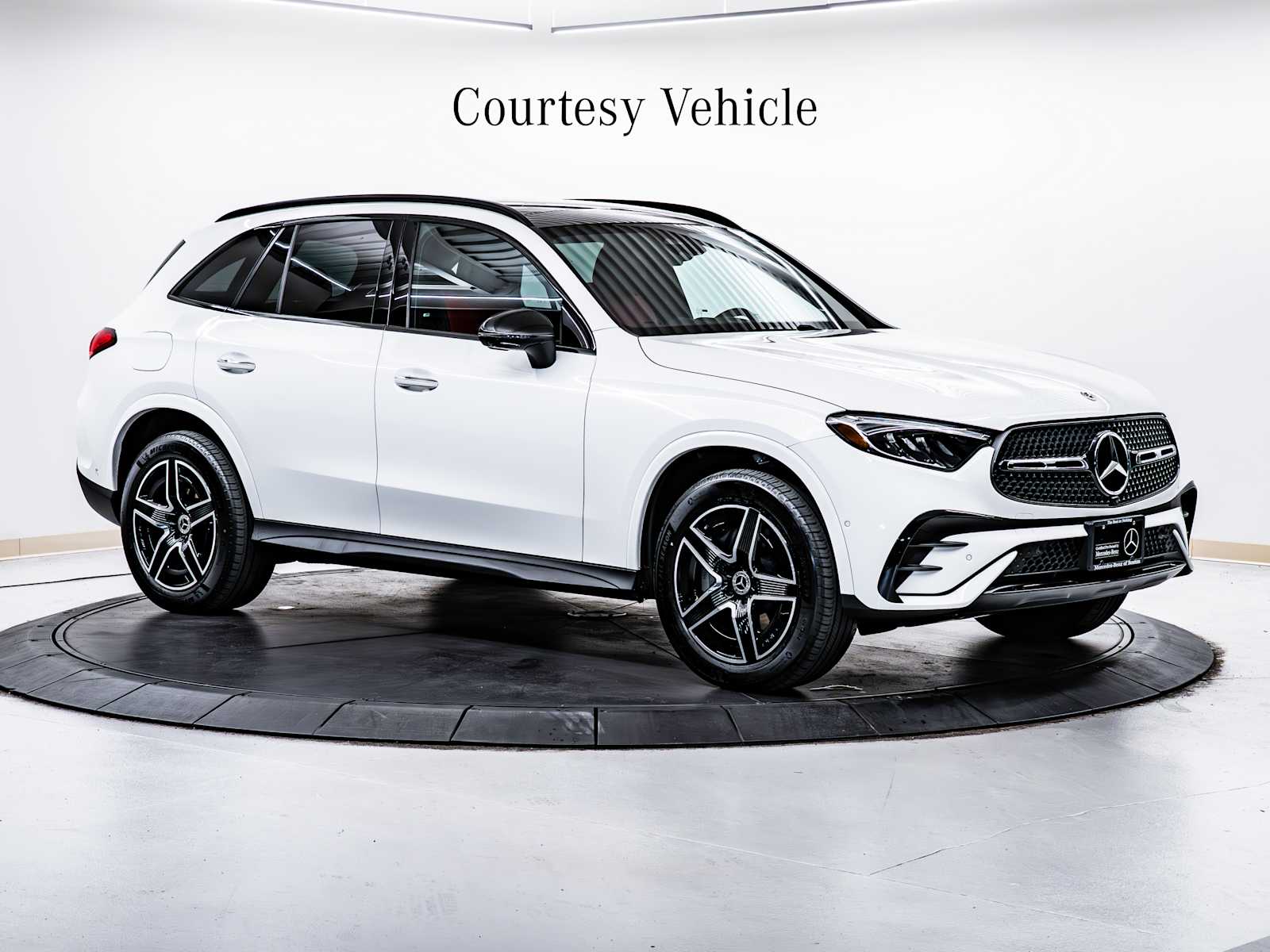 2025 Mercedes-Benz GLC Base's photo