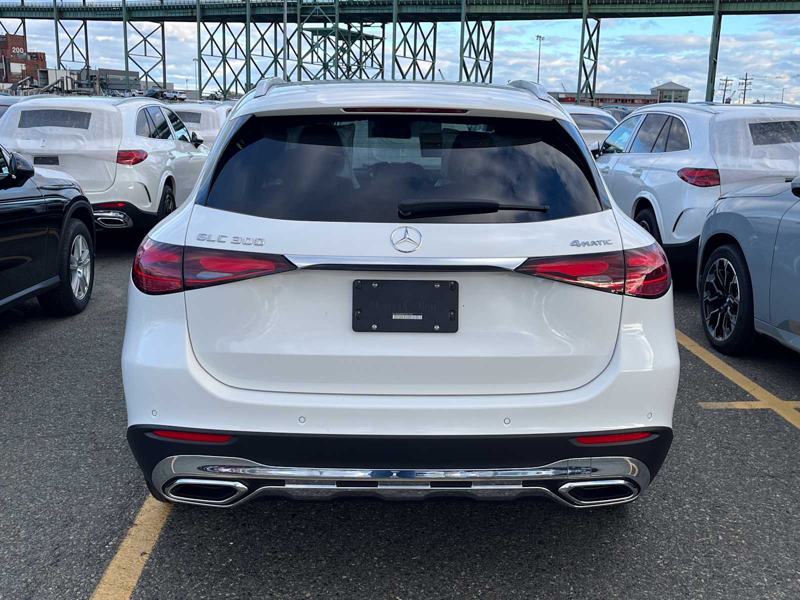 2026 Mercedes Benz GLC 300 4MATIC photo 3