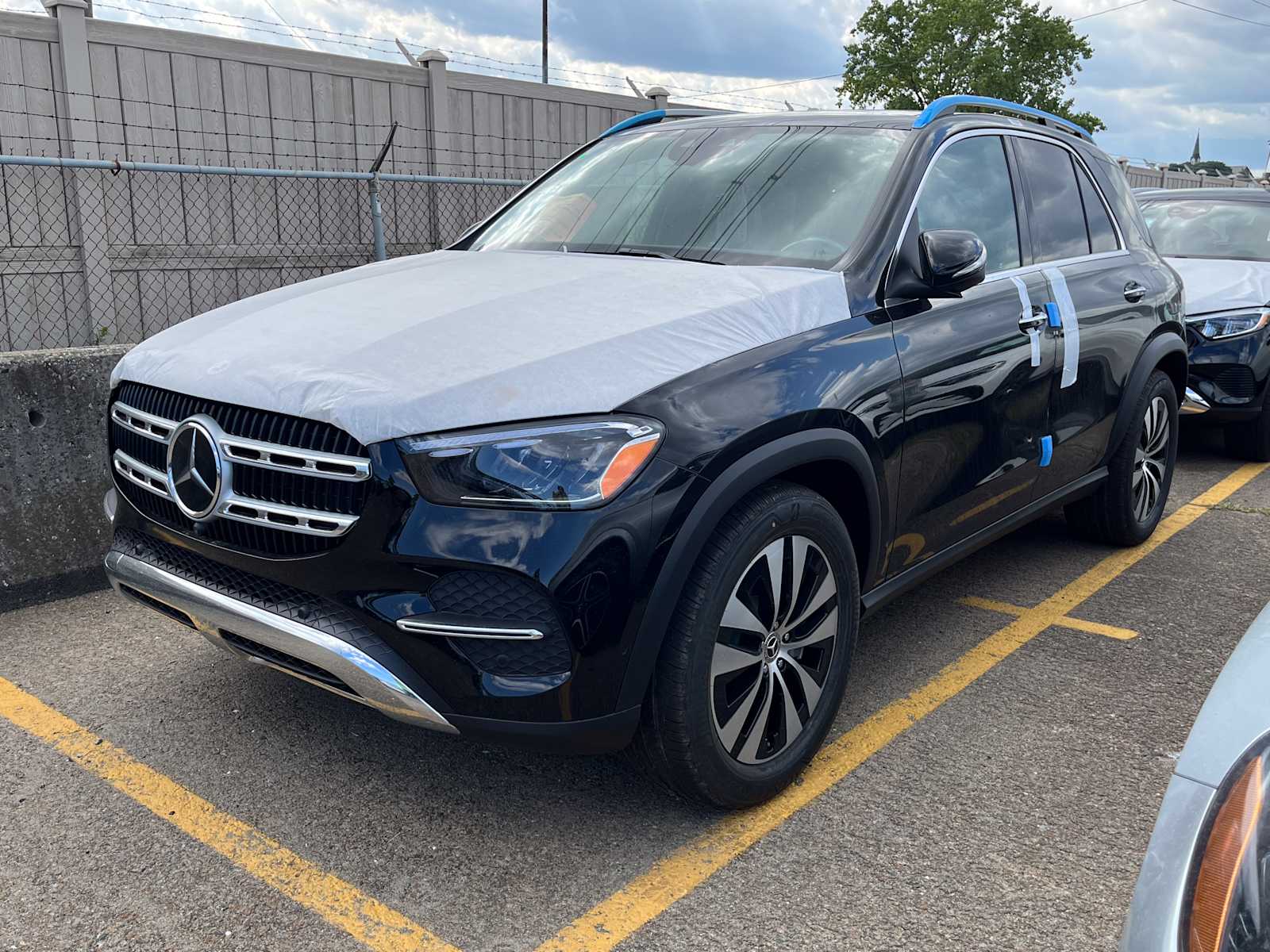 2026 Mercedes-Benz GLE GLE450E's photo