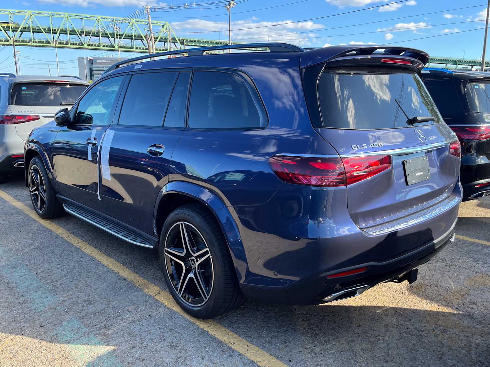 2026 Mercedes Benz GLS 450 4MATIC photo 2