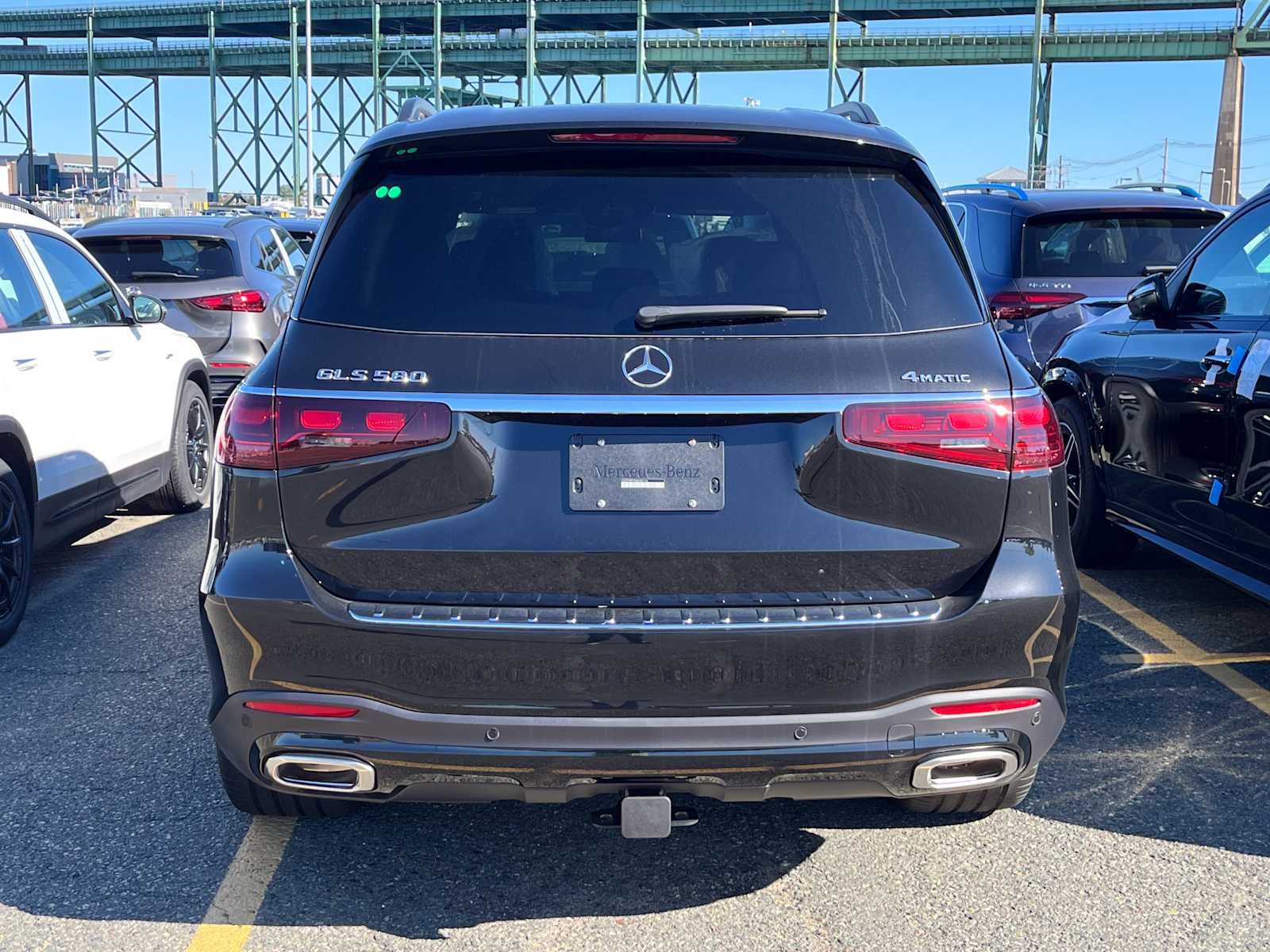 new 2025 Mercedes-Benz GLS 580 car