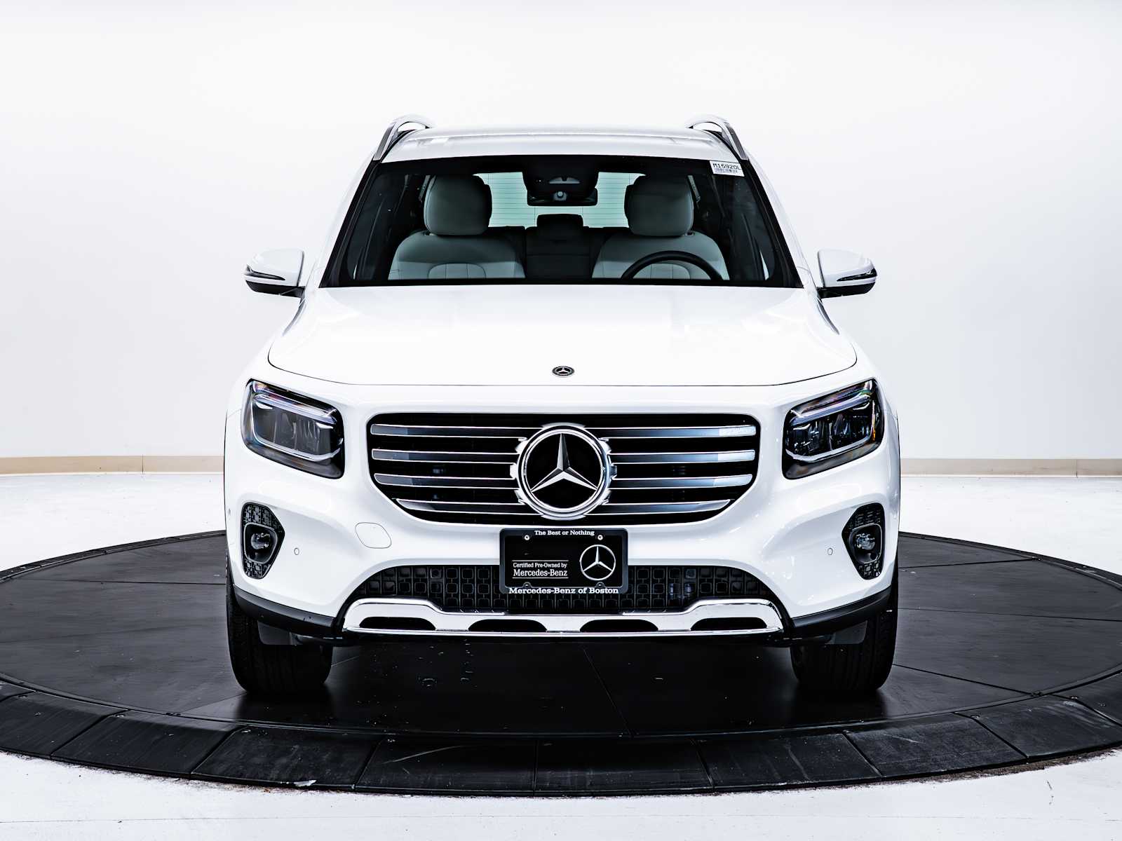 2025 Mercedes Benz GLB 250 4MATIC photo 2