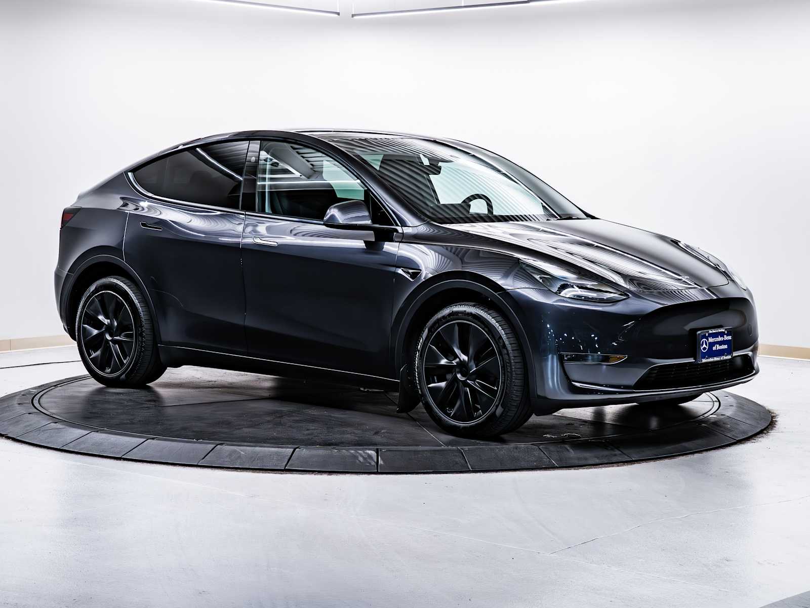 2025 Tesla Model Y Long Range's photo
