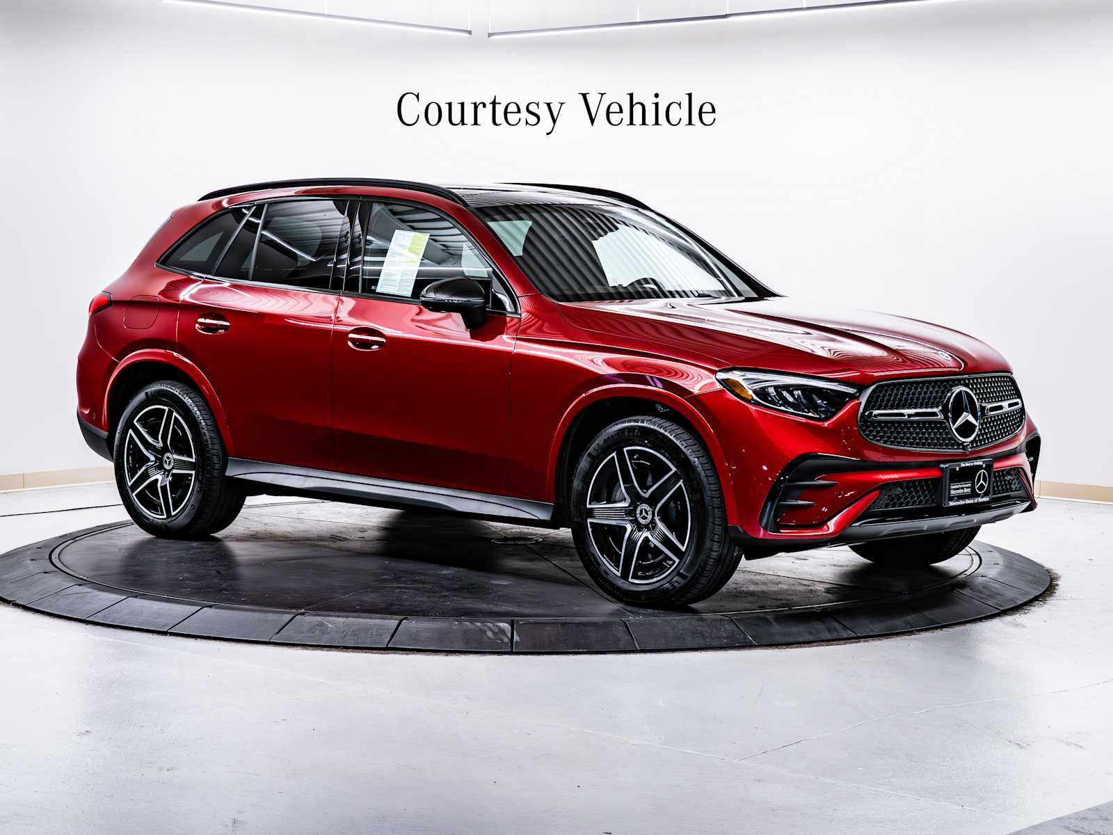 2025 Mercedes-Benz GLC Base's photo