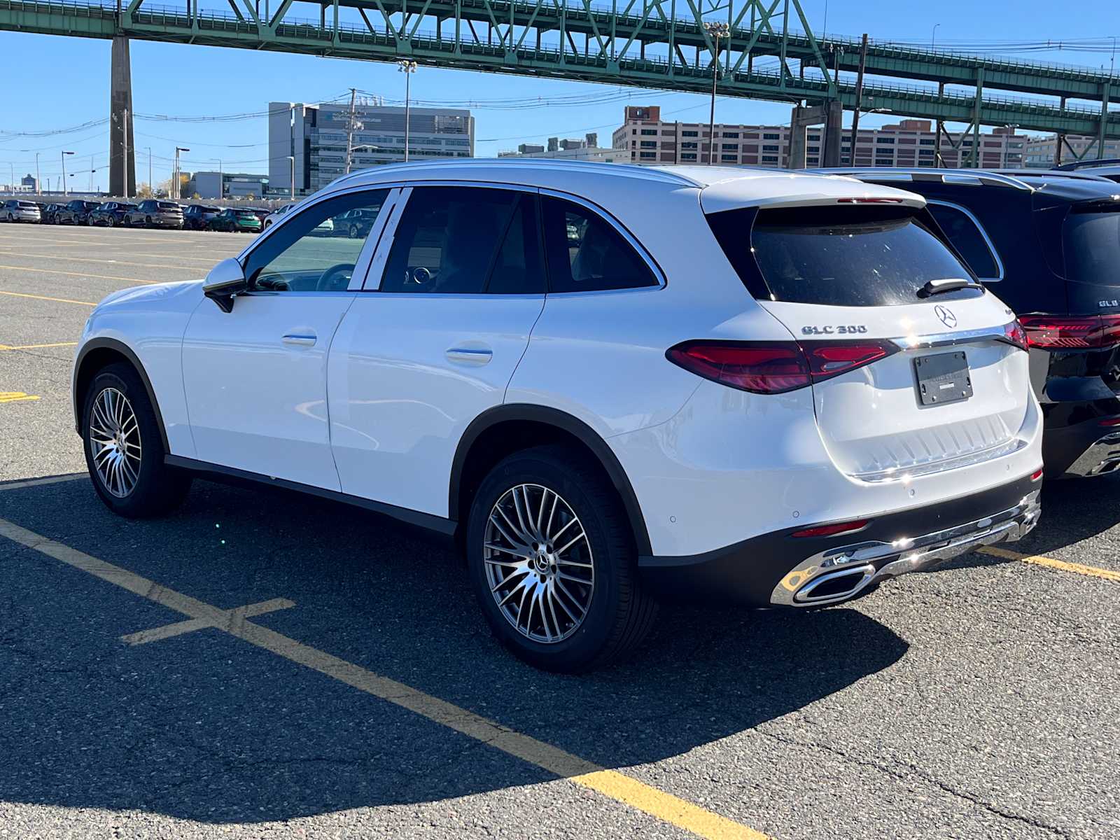 2026 Mercedes Benz GLC 300 4MATIC photo 4