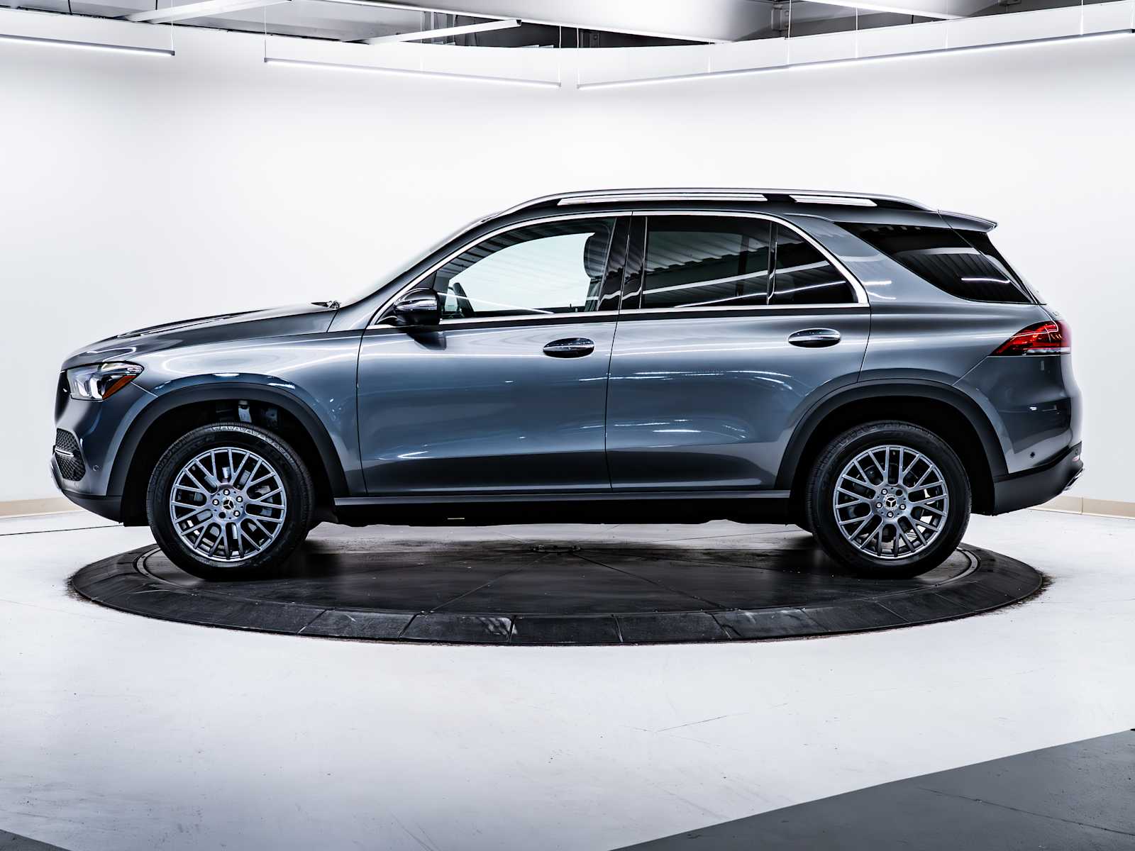 2021 Mercedes Benz GLE 350 photo 4