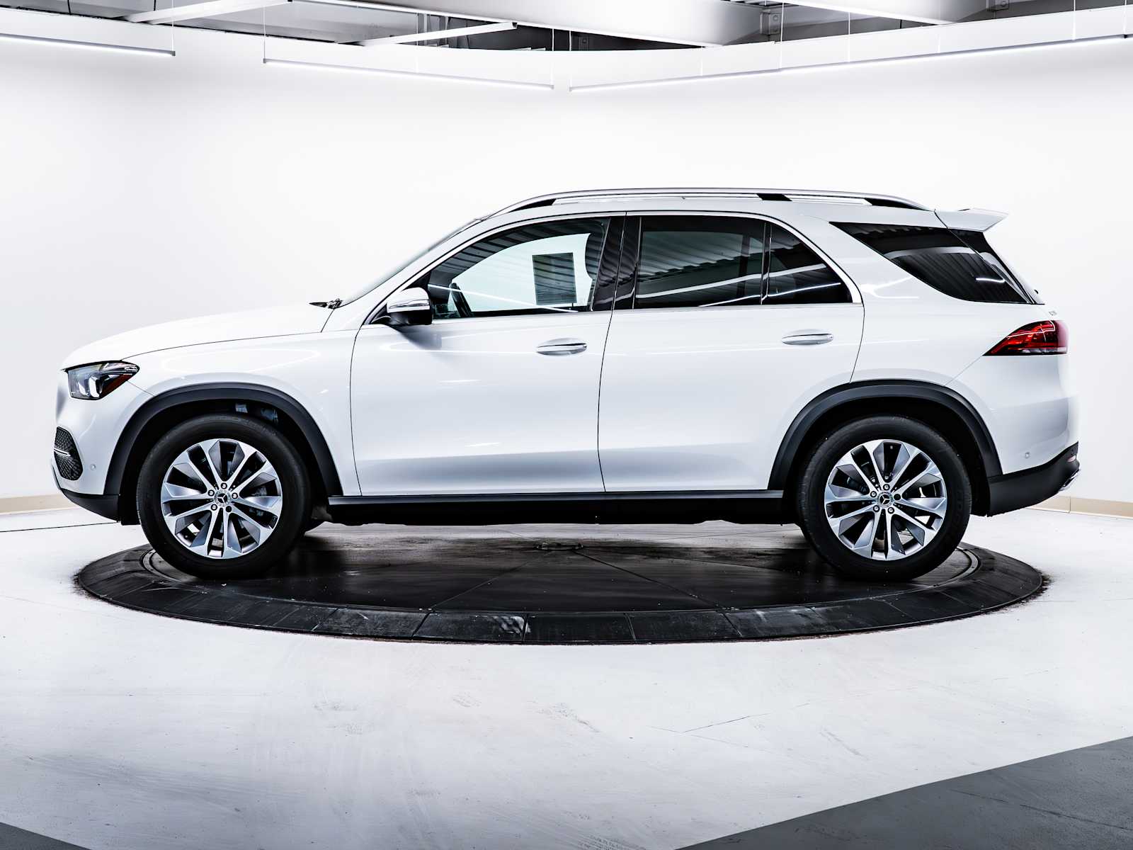 2021 Mercedes Benz GLE 350 4MATIC photo 4