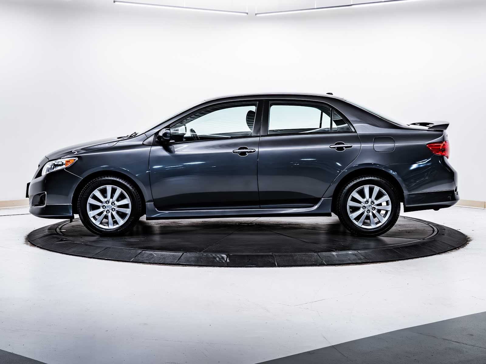 2010 Toyota Corolla S photo 3