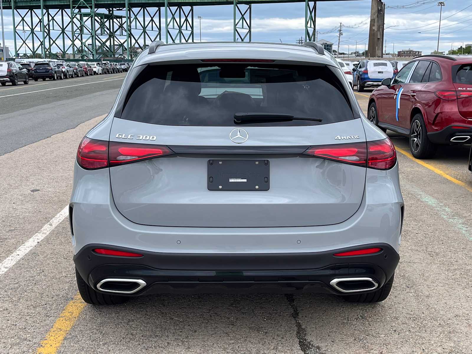 2025 Mercedes Benz GLC 300 4MATIC photo 4