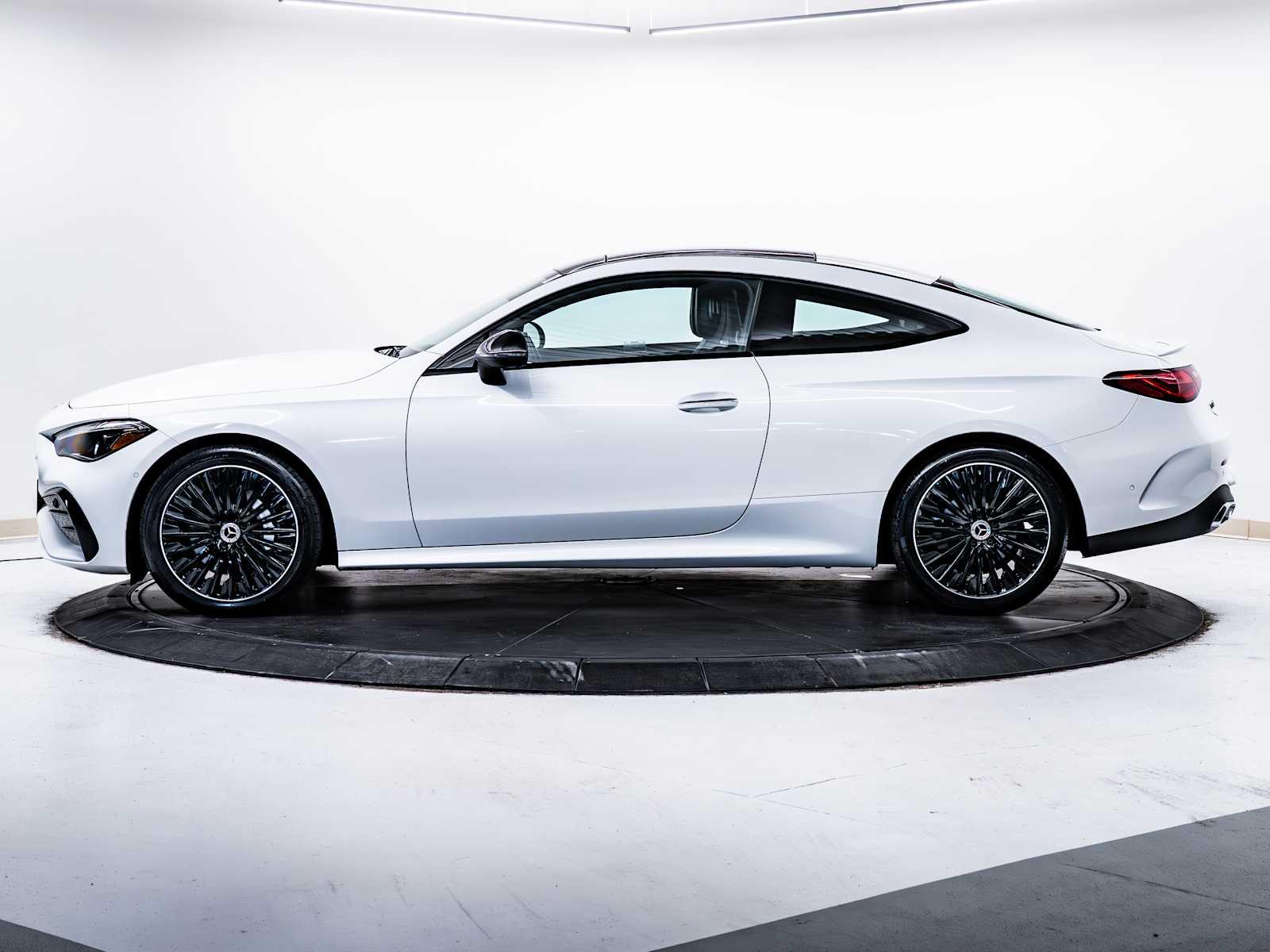 2024 Mercedes Benz CLE 300 4MATIC Coupe photo 4