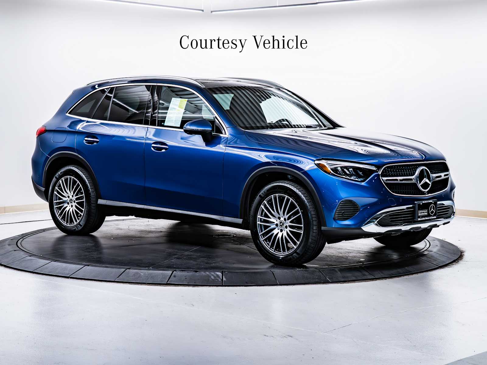 2025 Mercedes-Benz GLC Base's photo