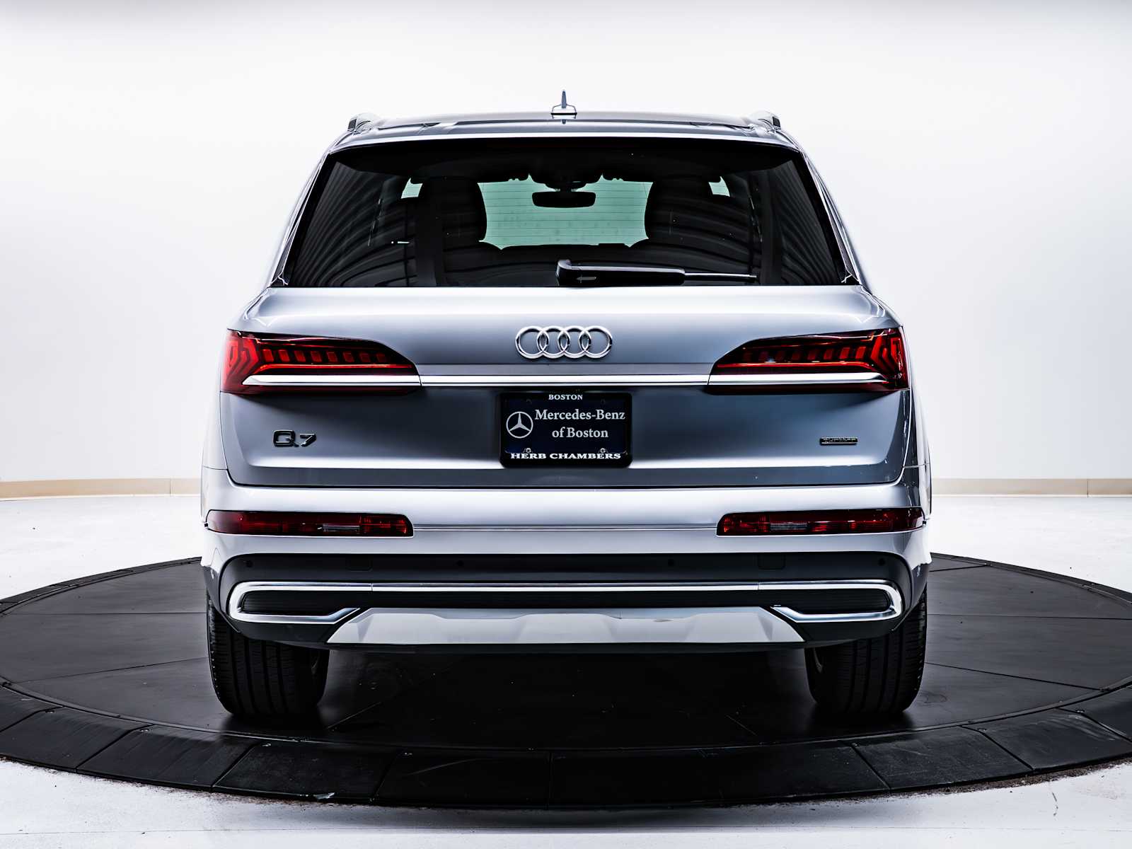 used 2020 Audi Q7 car, priced at $27,798