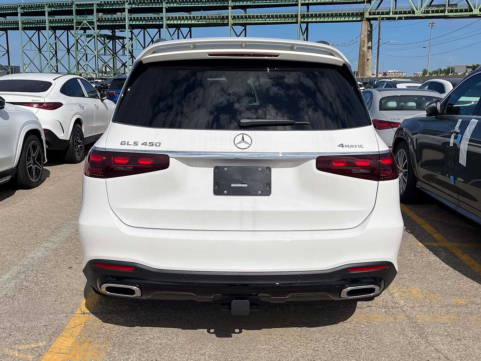 new 2025 Mercedes-Benz GLS 450 car
