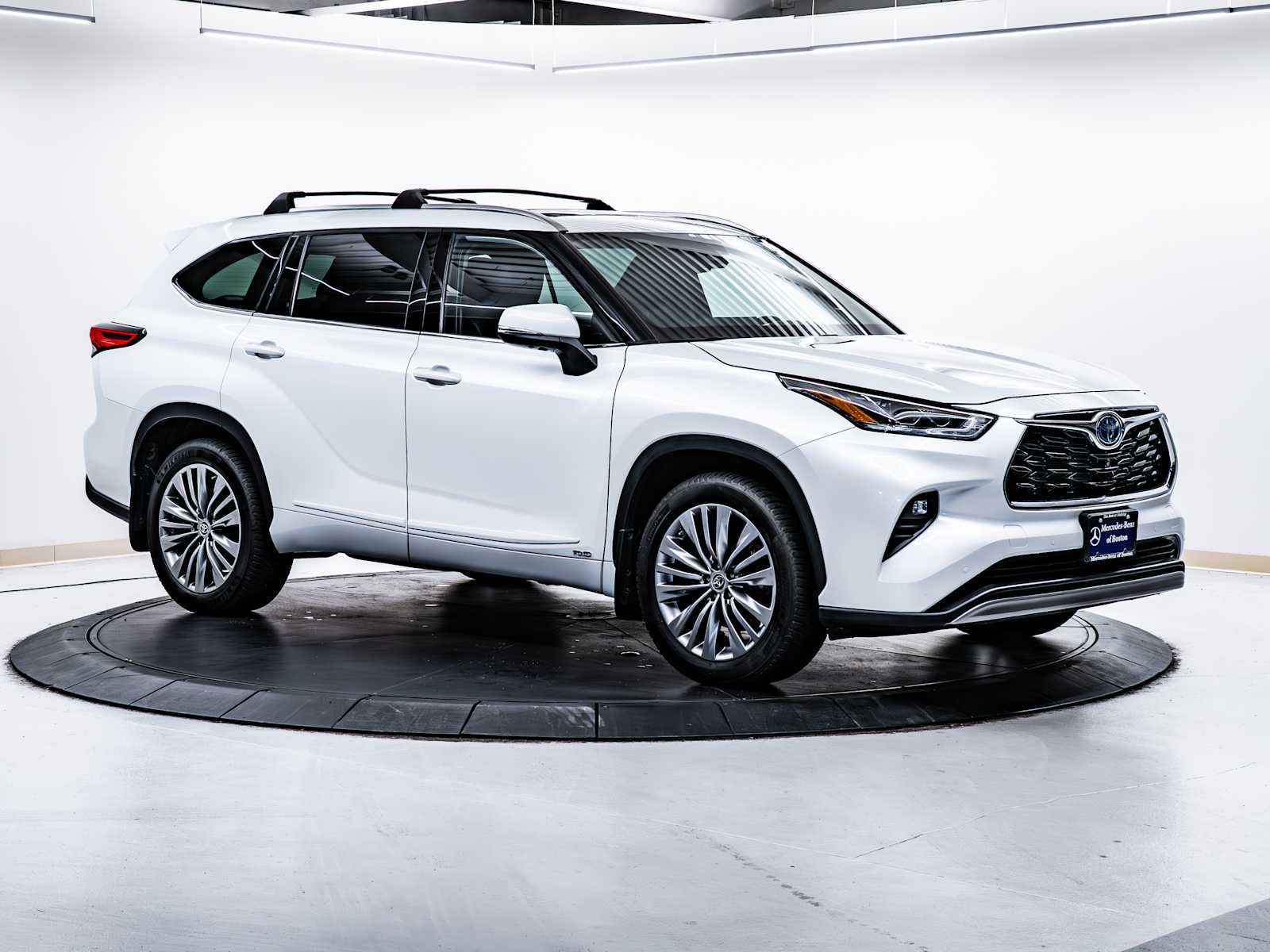 2022 Toyota Highlander Platinum's photo