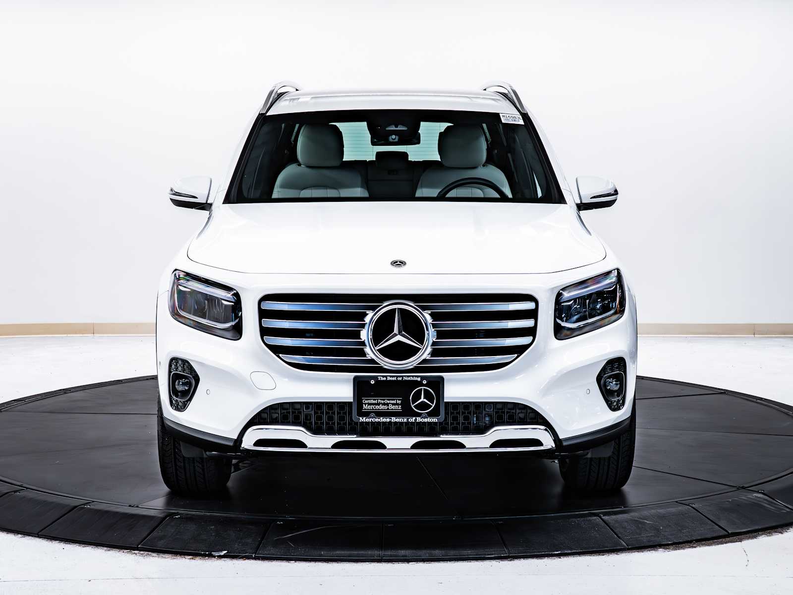 2025 Mercedes Benz GLB 250 4MATIC photo 2