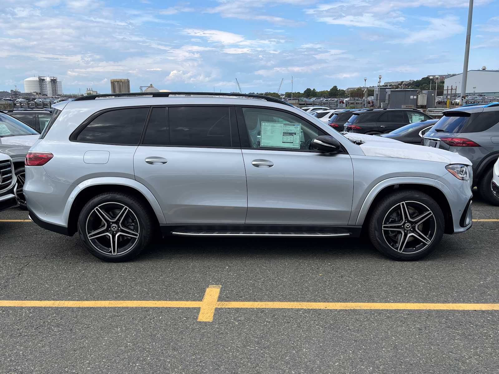 2026 Mercedes Benz GLS 450 4MATIC photo 2