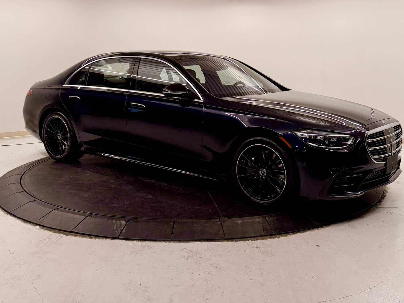 2022 Mercedes-Benz S-Class S 580's photo