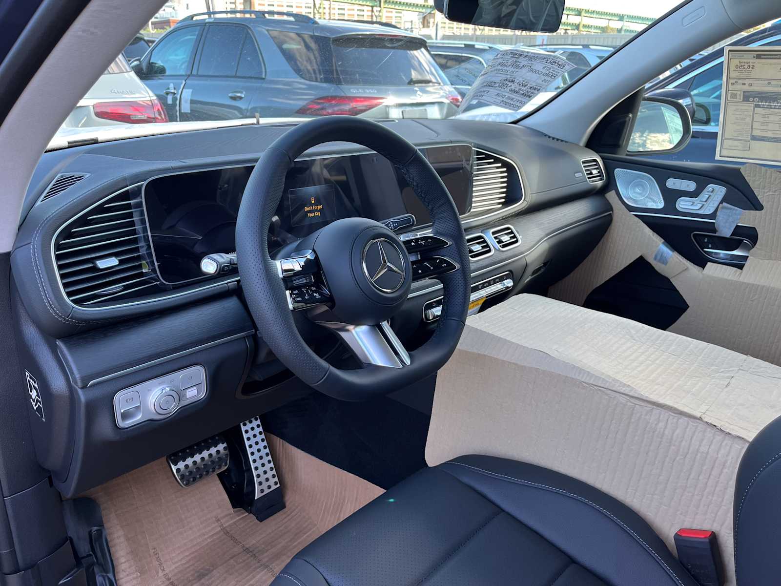 2026 Mercedes Benz GLS 450 4MATIC photo 4