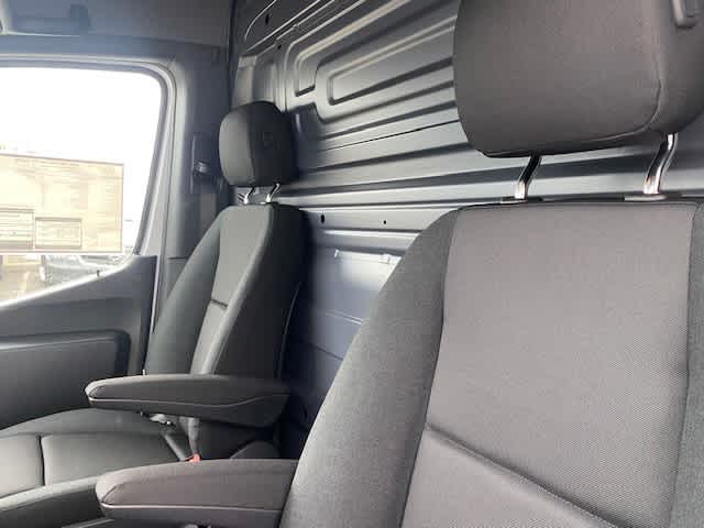 new 2025 Mercedes-Benz Sprinter 2500 car