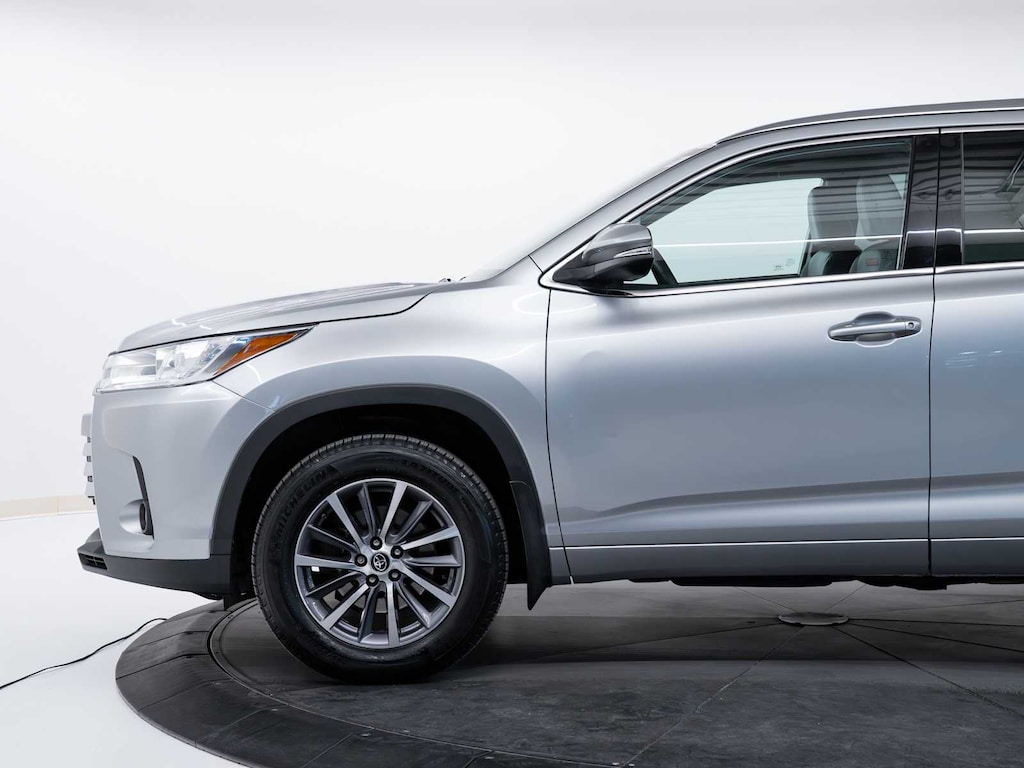 Used 2018 Toyota Highlander XLE V6 SUV