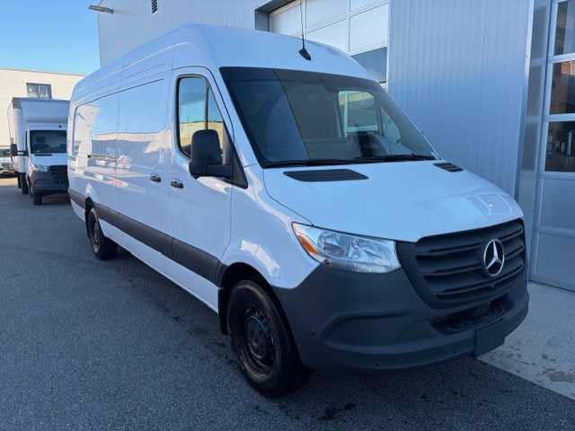 2026 Mercedes-Benz Sprinter Cargo Van Base's photo