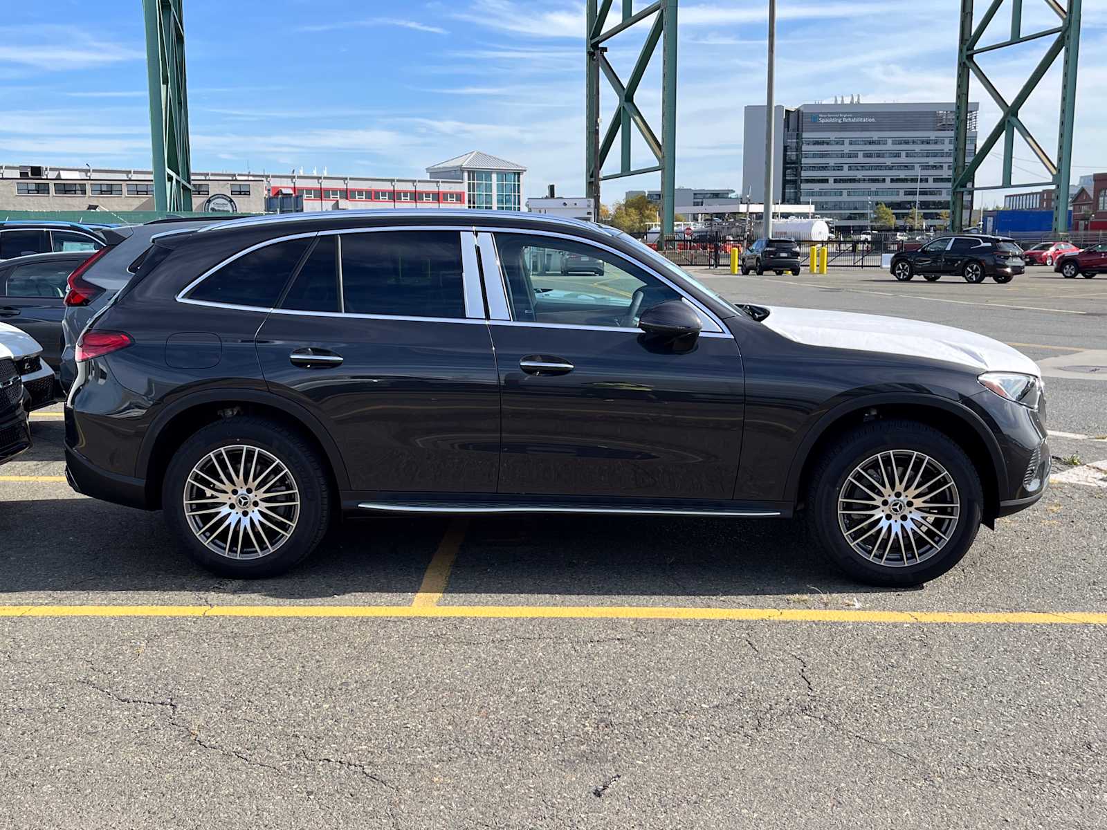 2026 Mercedes Benz GLC 300 4MATIC photo 2