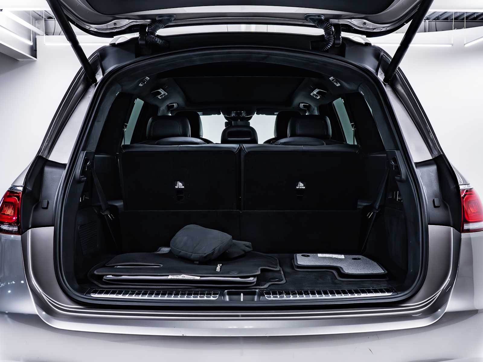 used 2021 Mercedes-Benz AMG GLS 63 car, priced at $79,998