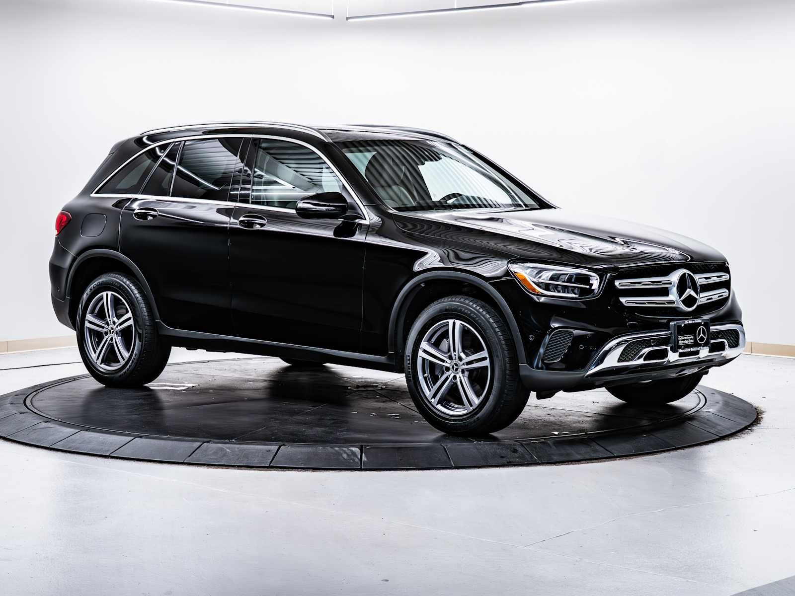 2022 Mercedes-Benz GLC GLC300's photo