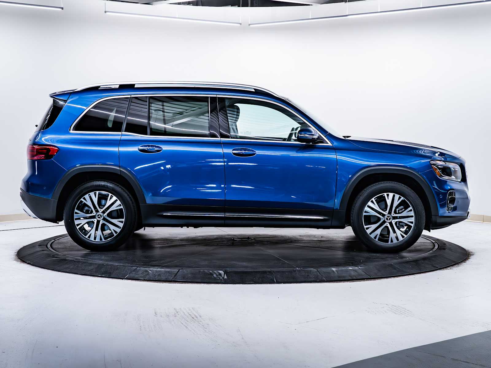 used 2024 Mercedes-Benz GLB 250 car, priced at $35,998