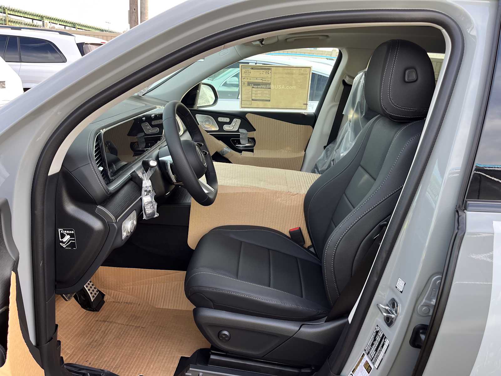 2026 Mercedes Benz GLS 450 4MATIC photo 2