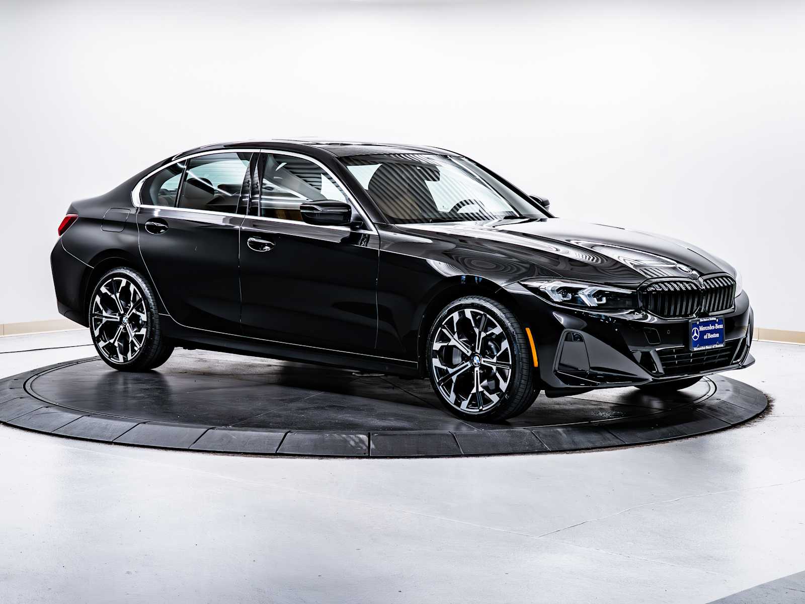 2025 BMW 3 Series 330i's photo