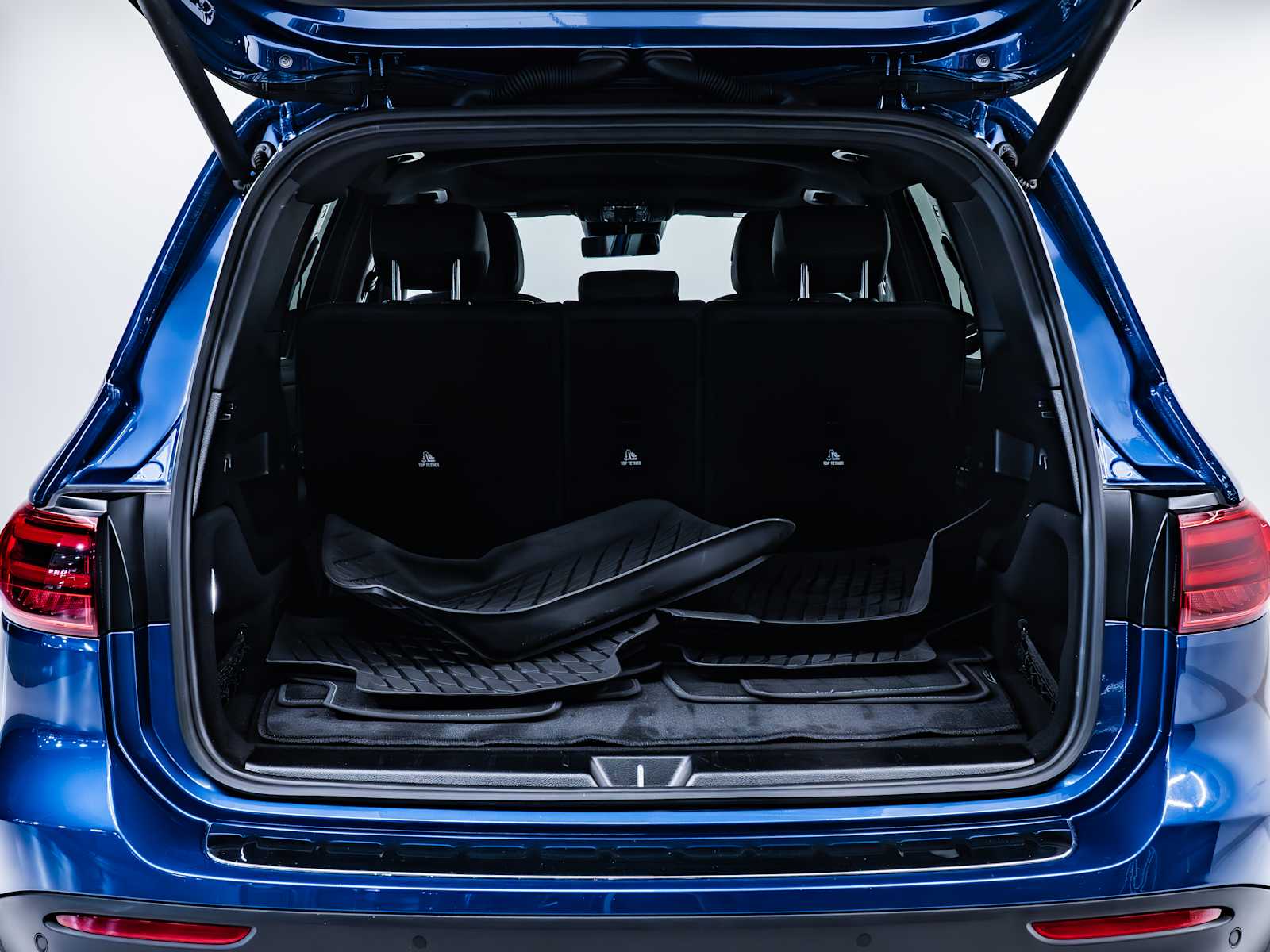 used 2024 Mercedes-Benz GLB 250 car, priced at $35,998